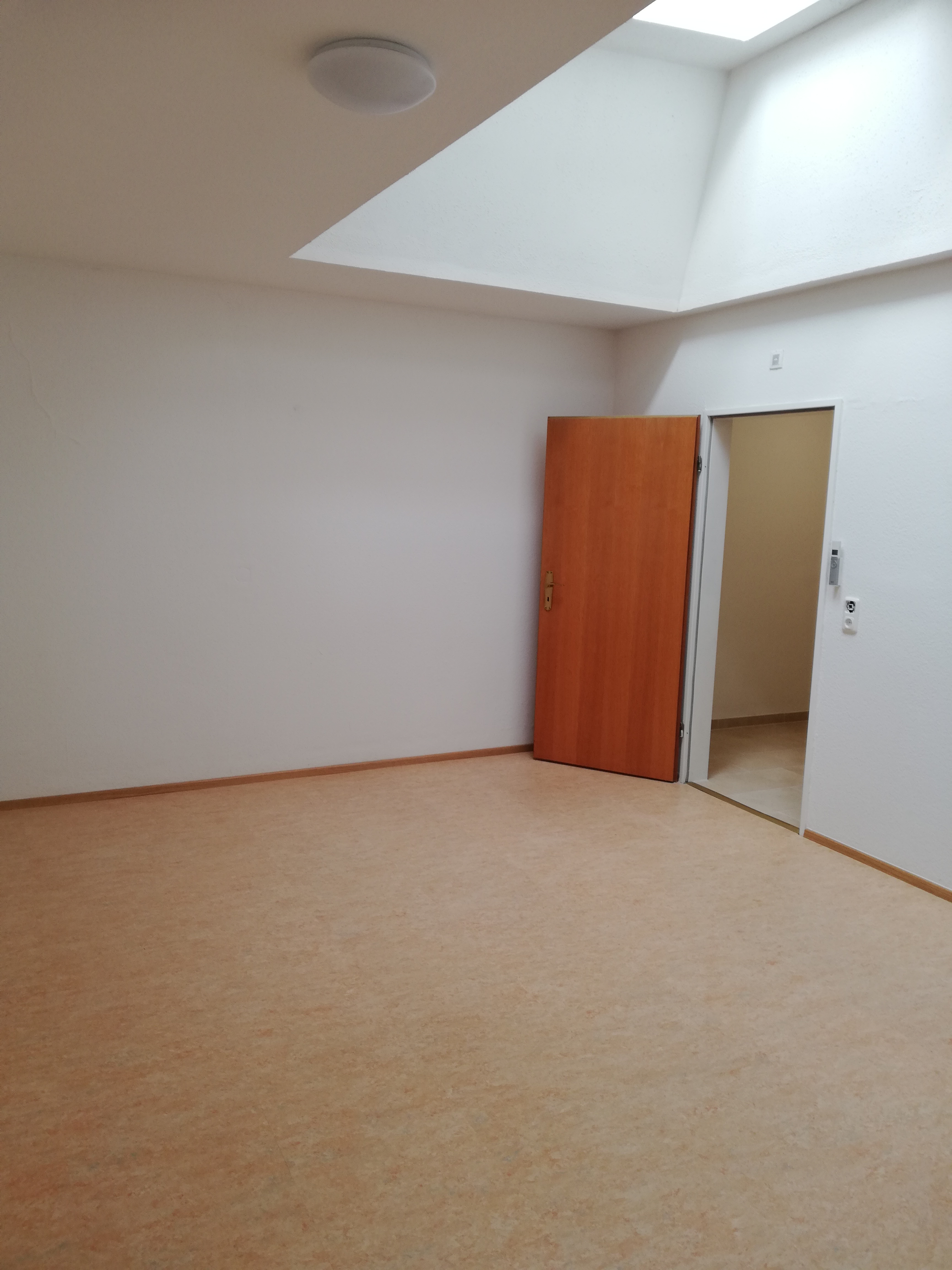 2 Zimmer Wohnung ab sofort (Ref: Jahnstraße 4, App. 5)