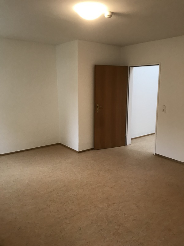 2-Zimmer-Wohnung ab sofort (Ref. Jahnstraße 4, App. 8)